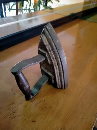 Plancha de hierro antigua