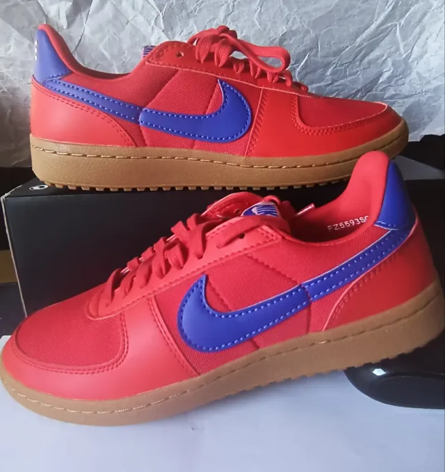 Zapatillas Nike Rojas y Azules