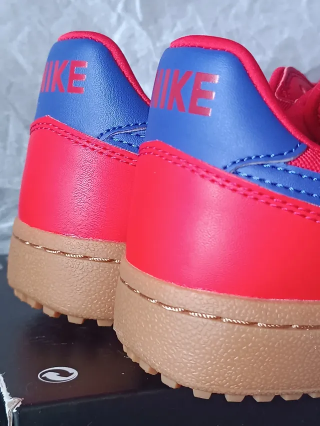 Zapatillas Nike Rojas y Azules