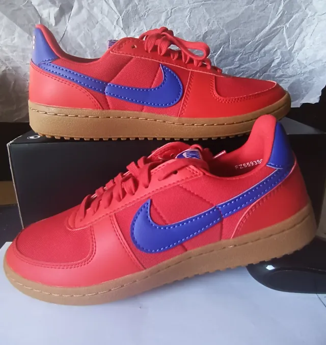 Zapatillas Nike Rojas y Azules