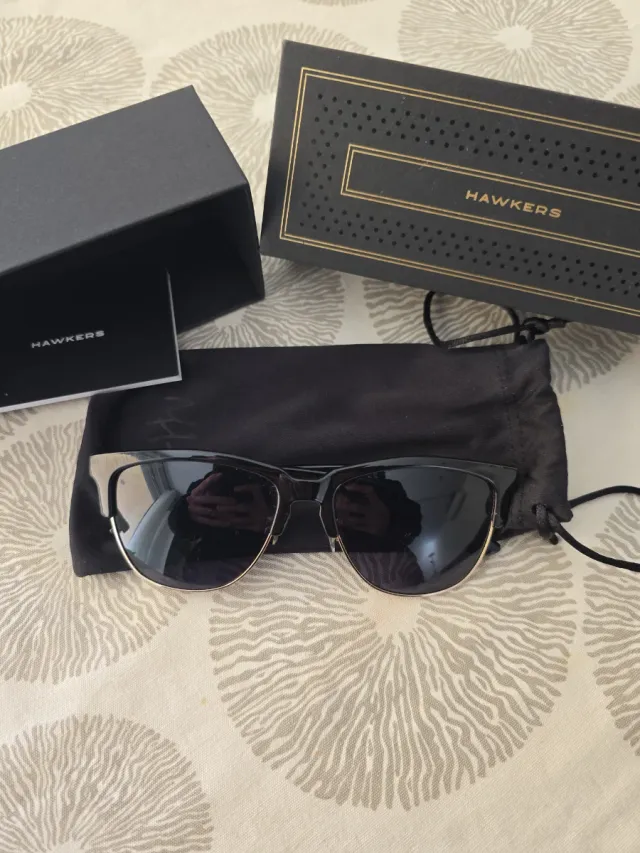Occhiali da sole Hawkers neri e dorati