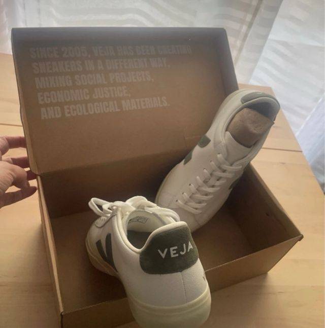 Zapatillas Veja Blancas y Grises