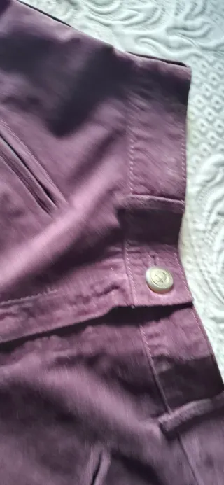 Pantalón de ante morado