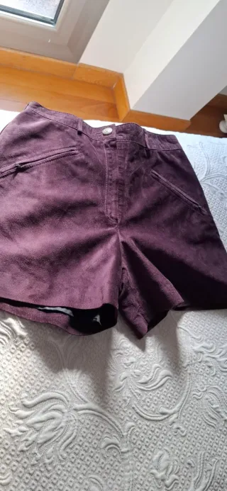 Pantalón de ante morado