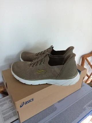 Zapatillas Skechers Swift Fit Marrón/Dorado