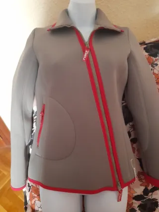 Chaqueta deportiva mujer cremallera roja