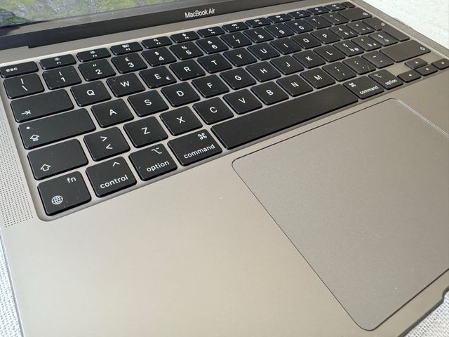MacBook Air 13” M1 (2022)