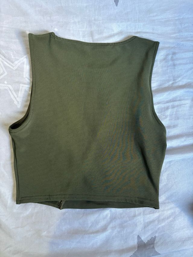 Top verde Stradivarius Talla S