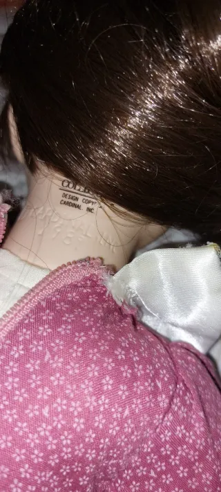 Bella bambola in porcellana antica