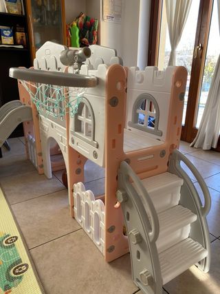 Giochi per bambini parco giochi scivolo