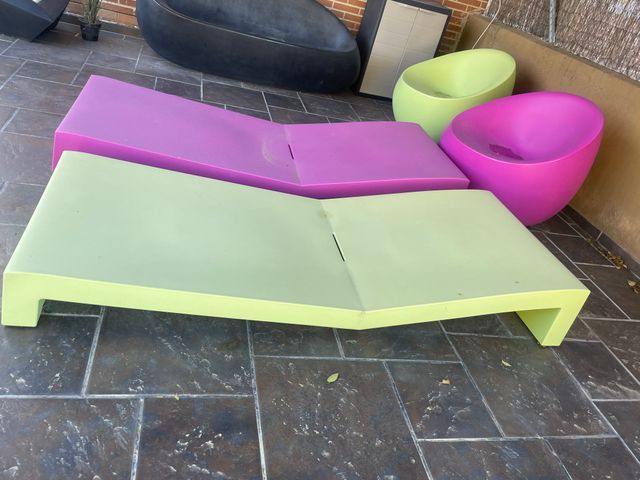 Tumbona Vondom JUT Verde y Rosa