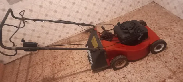Cortacésped Harry Rojo
