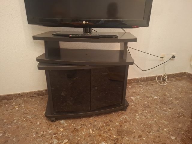 TV LG con mobile nero