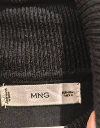 Jersey Mango Negro Cuello Alto Manga Corta