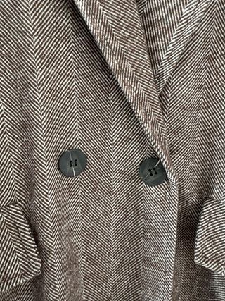 Cappotto spigato marrone con cartellino