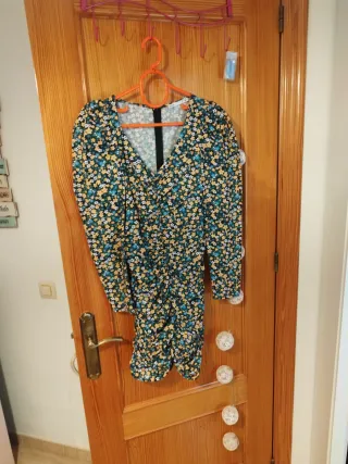 Vestido floreado verde y amarillo