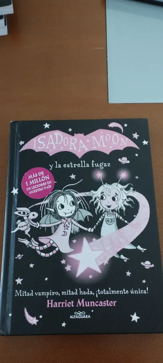 Vendo edición especial Isadora Moon.