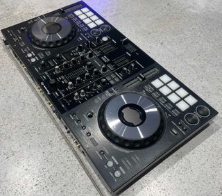 Pioneer DJ DDJ-800 + Funda Magma (012893)