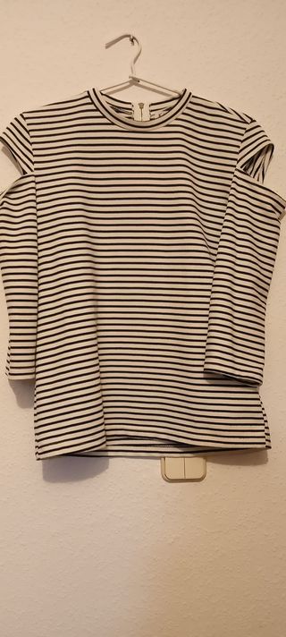 Camiseta Kling Talla S Rayas Frías Hombros