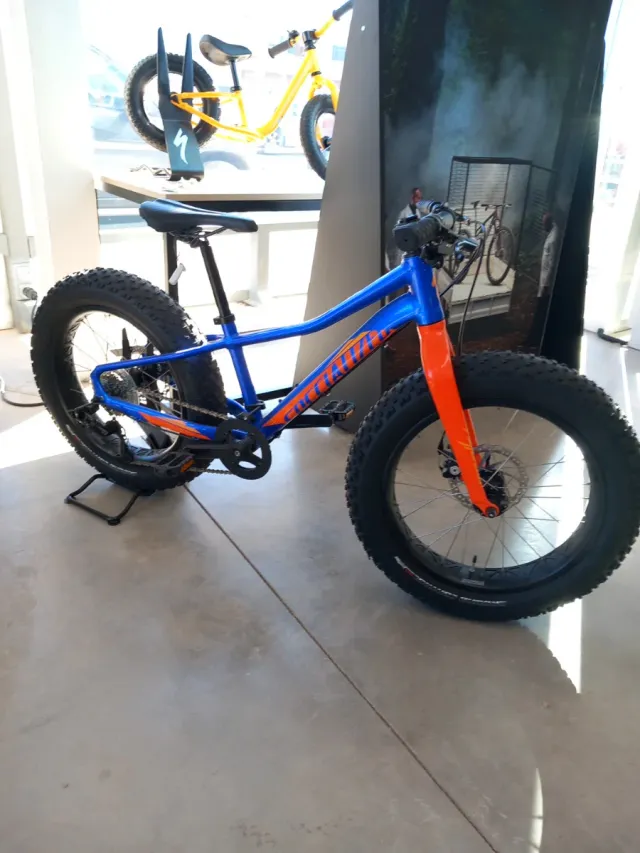 Bicicleta Specialized fat bike Junior 20
