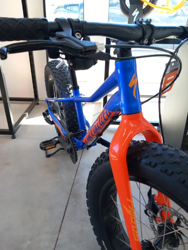 Bicicleta Specialized fat bike Junior 20