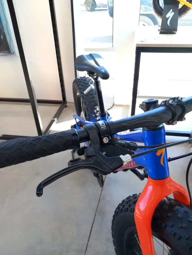 Bicicleta Specialized fat bike Junior 20