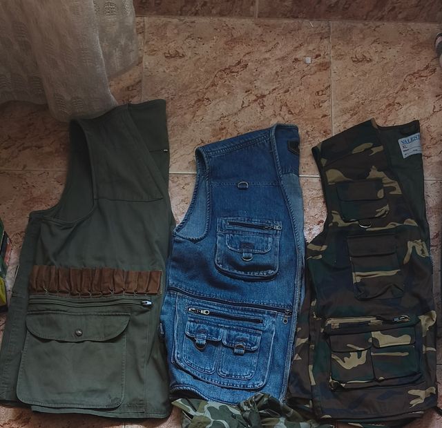 Lote 3 chalecos de caza