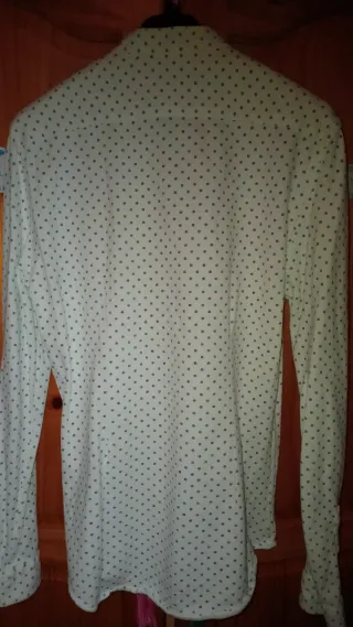 Camisa Zara blanca con lunares