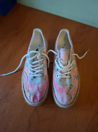 Zapatillas estampadas talla 38.