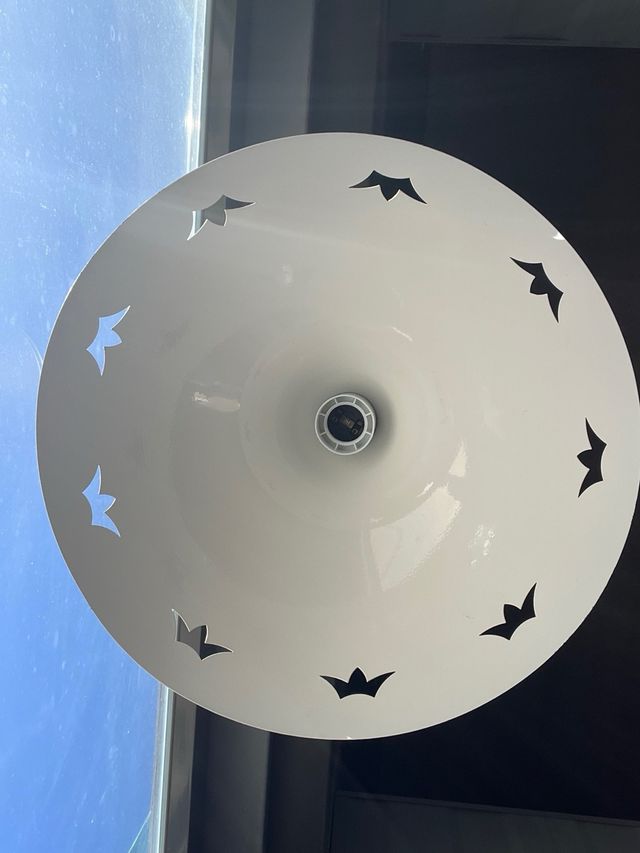 Lámpara colgante metálica dorada y blanca 25