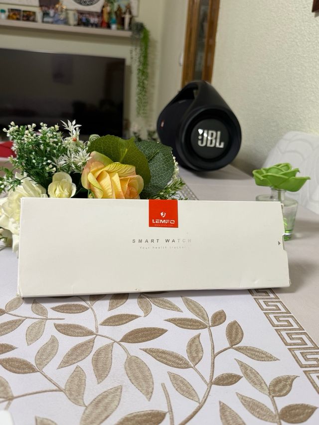 Smartwatch Lemfo nuovo con schermo AMOLED, chiamate, fitness, resistente a polvere e acqua