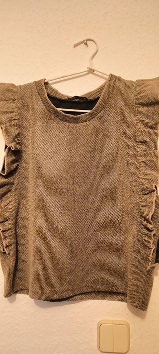 Camiseta Zara volantes beige/marrón Talla S