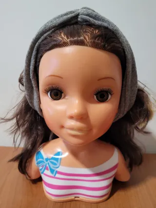 Cabeza de Muñeca Famosa para Peinar