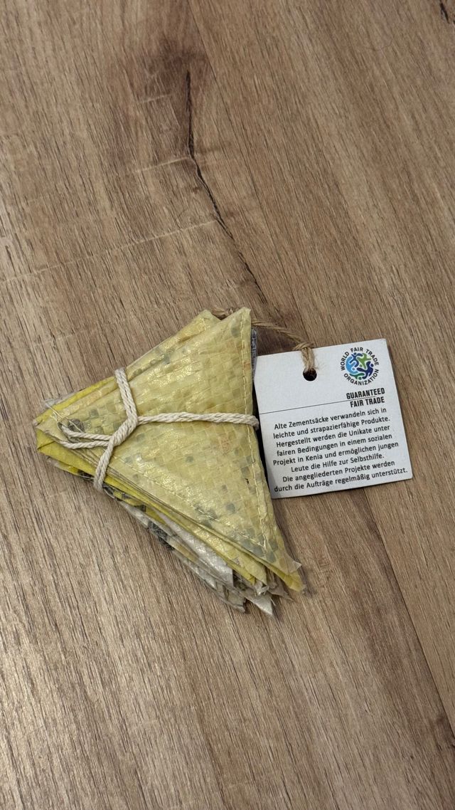 Guirlanda de bandeirinhas sustentáveis nova