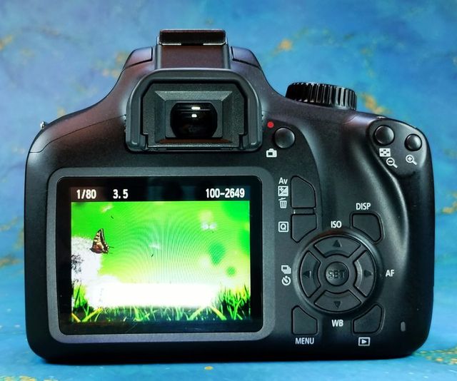 Canon Eos 4000D Reflex Wifi 0111