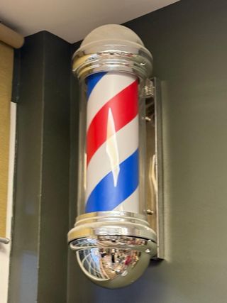 Poste de barbeia decorativo( NO VA)