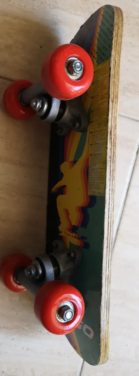 Monopatín infantil Avigo