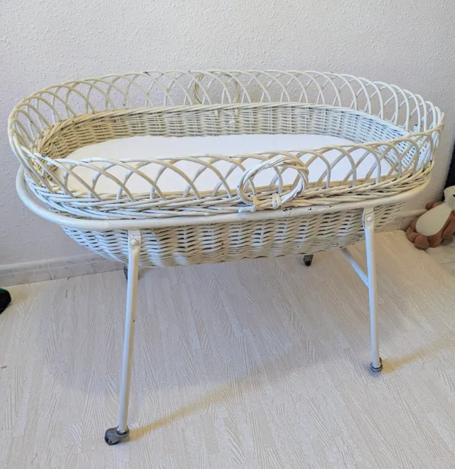 Moisés mimbre, ruedas plegables, 6 sabanas, 2colch