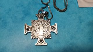 Bellissima Croce di San Benedetto in acciaio