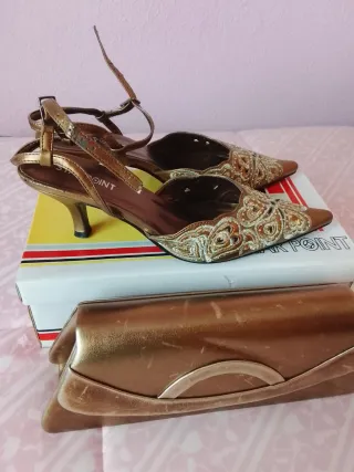 Zapatos y cartera Star Point dorados