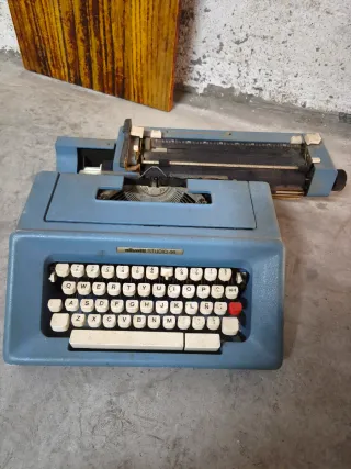Máquina de escribir Olivetti Studio 46