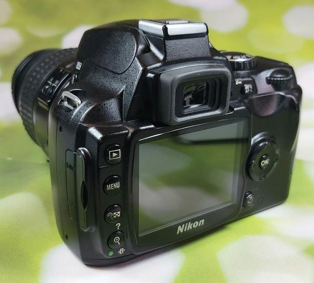 Cámara Nikon D40 DSLR (Solo Cuerpo) LEER