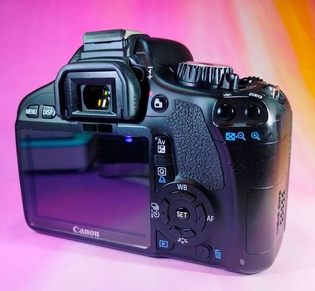 Canon Eos 550D DSLR 0409A Solo Cuerpo. LEER