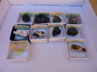 Collezione di 10 minerali 4x4 cm