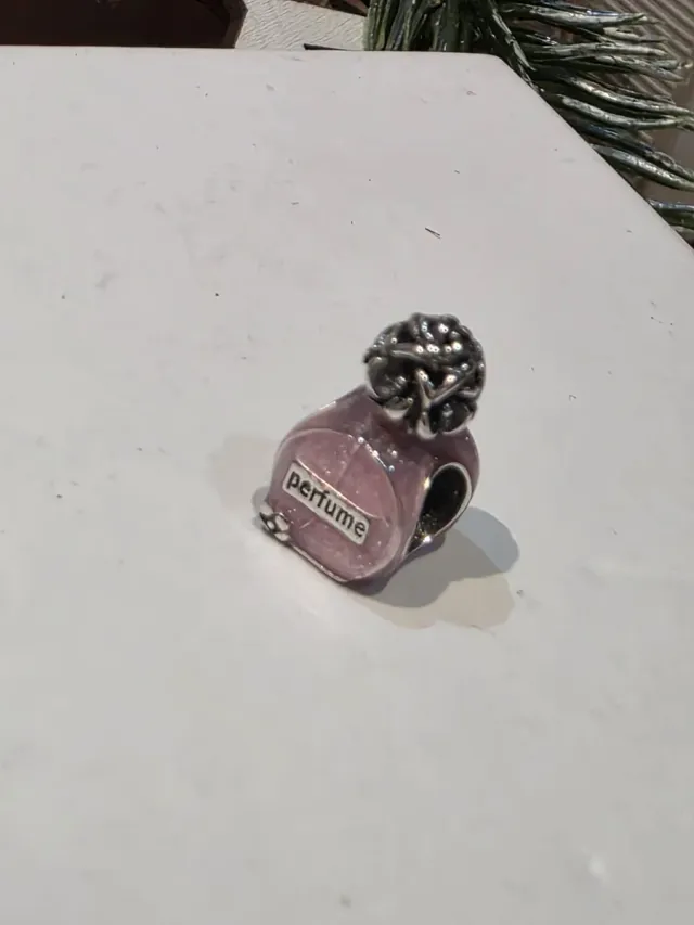 Charm Frasco de Perfume Rosa e Prata