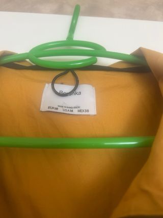 Chubasquero Cortavientos Amarillo Talla M Bershka