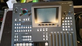 Monitores Sony y mixer Panasonic AG-MX70para video