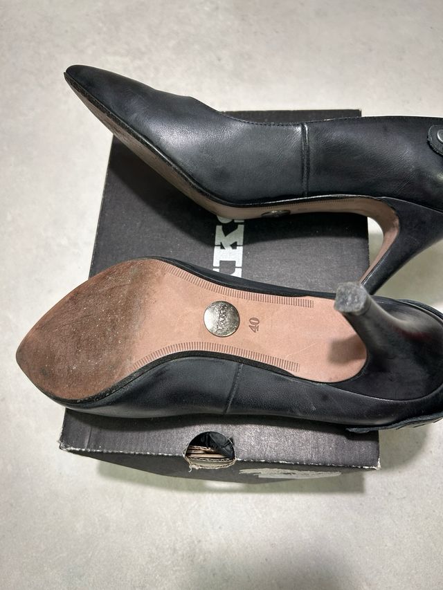 Scarpe col tacco IKKS nere con borchie