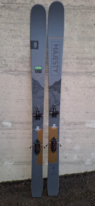 Esquis travesía Majesty Supernova