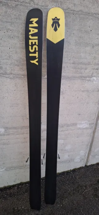 Esquis travesía Majesty Supernova